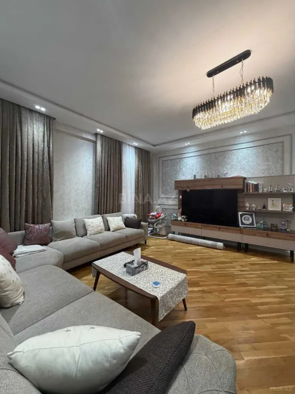 Satılır 2 otaqlı mənzil 100 m²