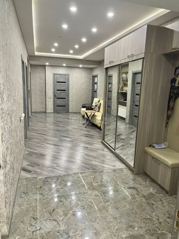 Kirayə verilir 3 otaqlı mənzil 110 m²
