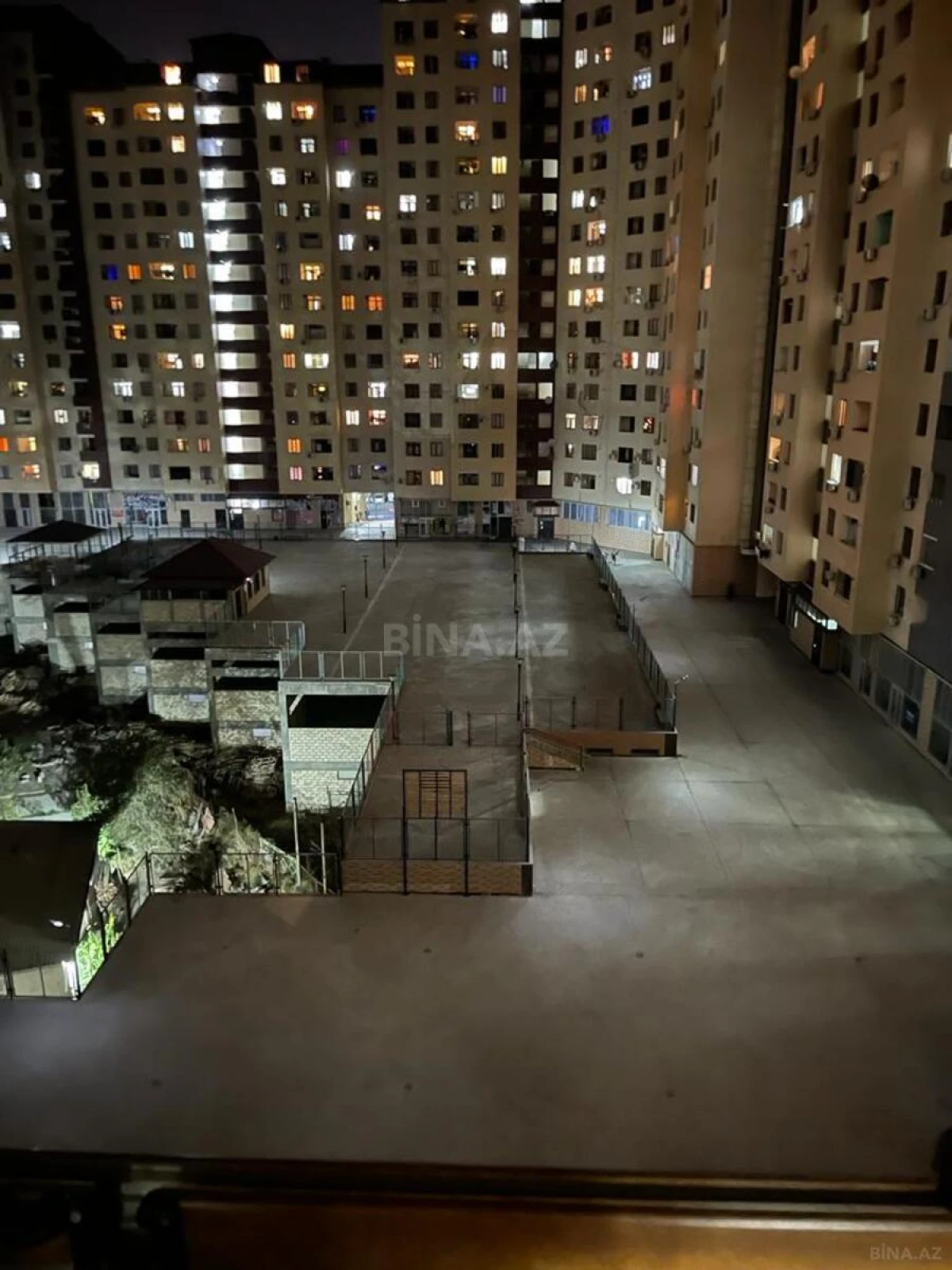 Kirayə verilir 3 otaqlı mənzil 110 m²