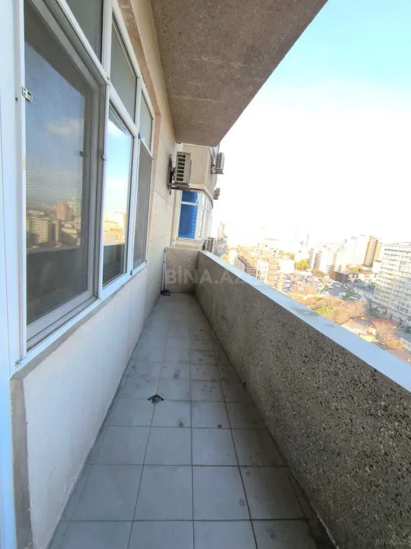 Kirayə verilir 3 otaqlı mənzil 220 m²
