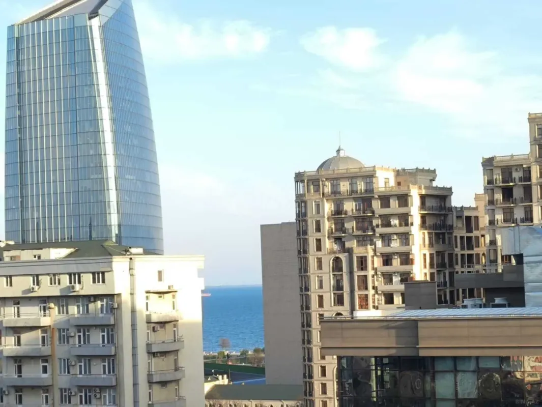 Kirayə verilir 3 otaqlı mənzil 220 m²