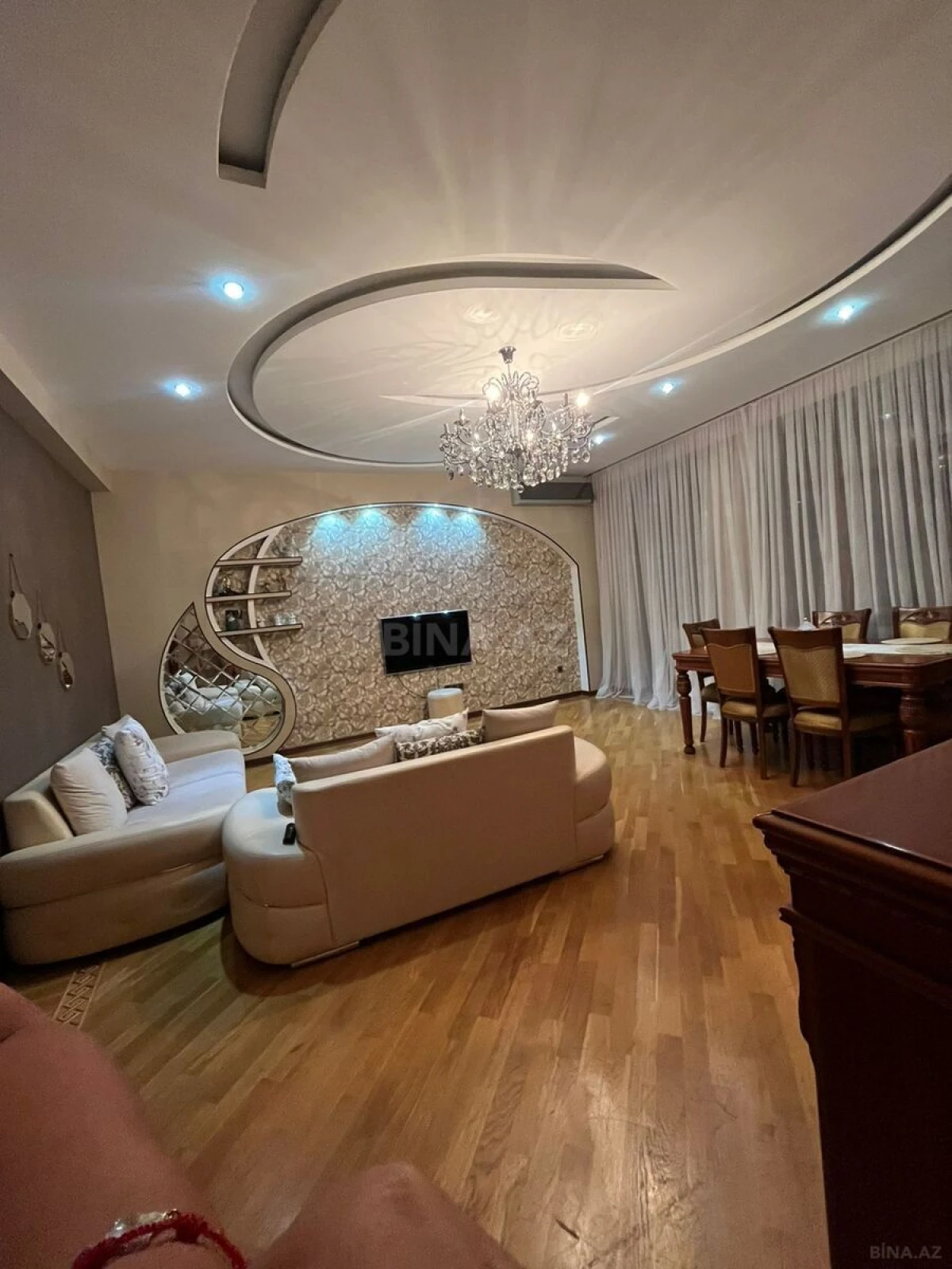 Satılır 4 otaqlı mənzil 170 m²