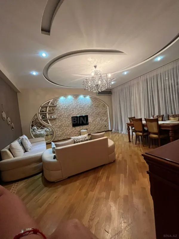 Satılır 4 otaqlı mənzil 170 m²