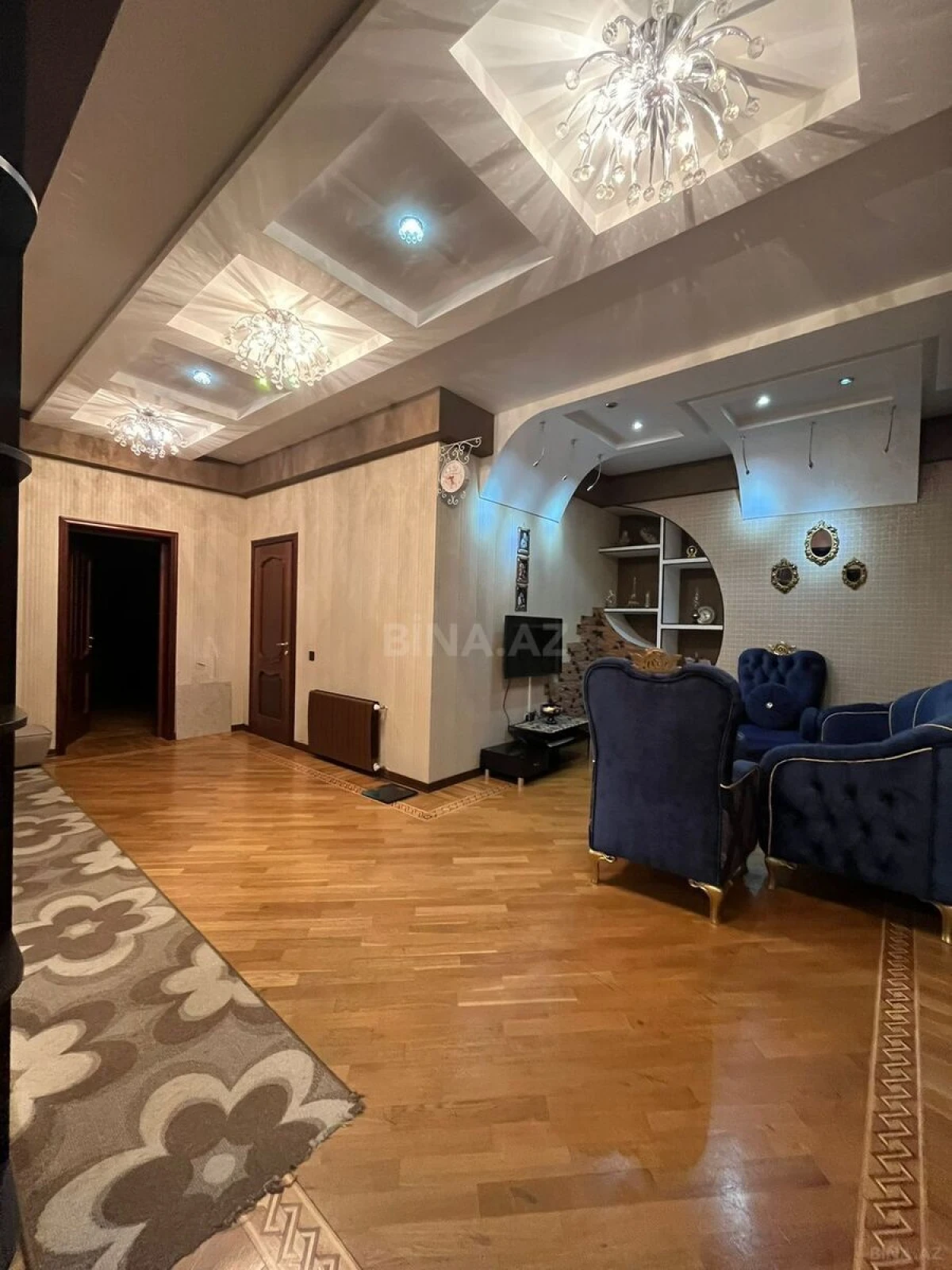 Satılır 4 otaqlı mənzil 170 m²