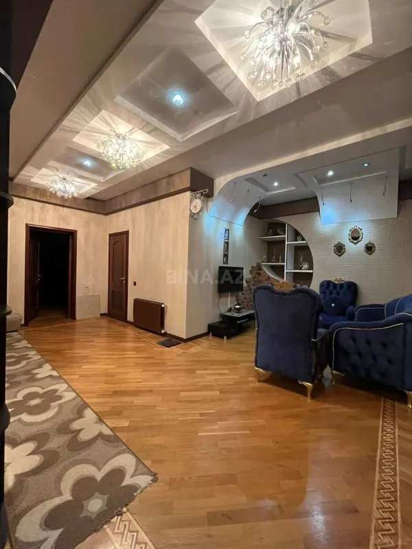 Satılır 4 otaqlı mənzil 170 m²