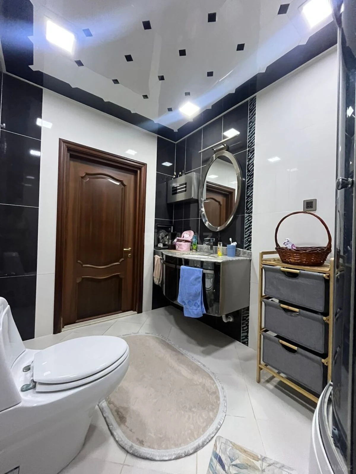 Satılır 4 otaqlı mənzil 170 m²