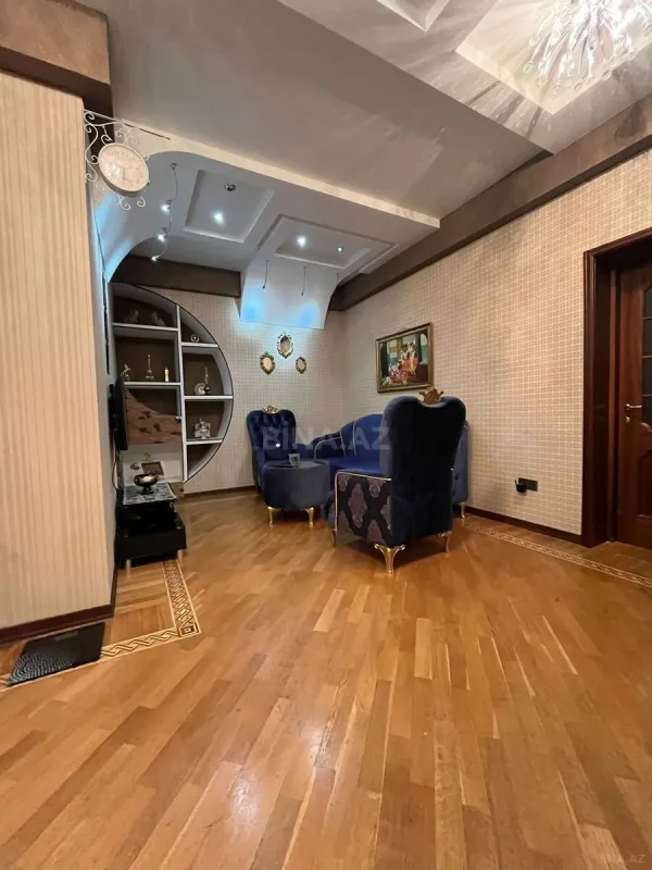 Satılır 4 otaqlı mənzil 170 m²