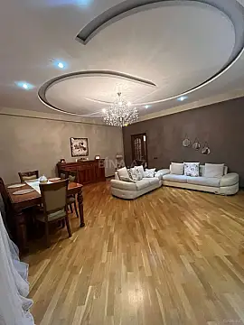 Satılır 4 otaqlı mənzil 170 m²