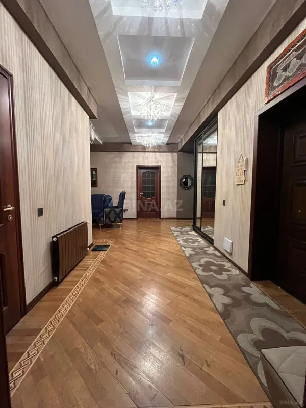 Satılır 4 otaqlı mənzil 170 m²