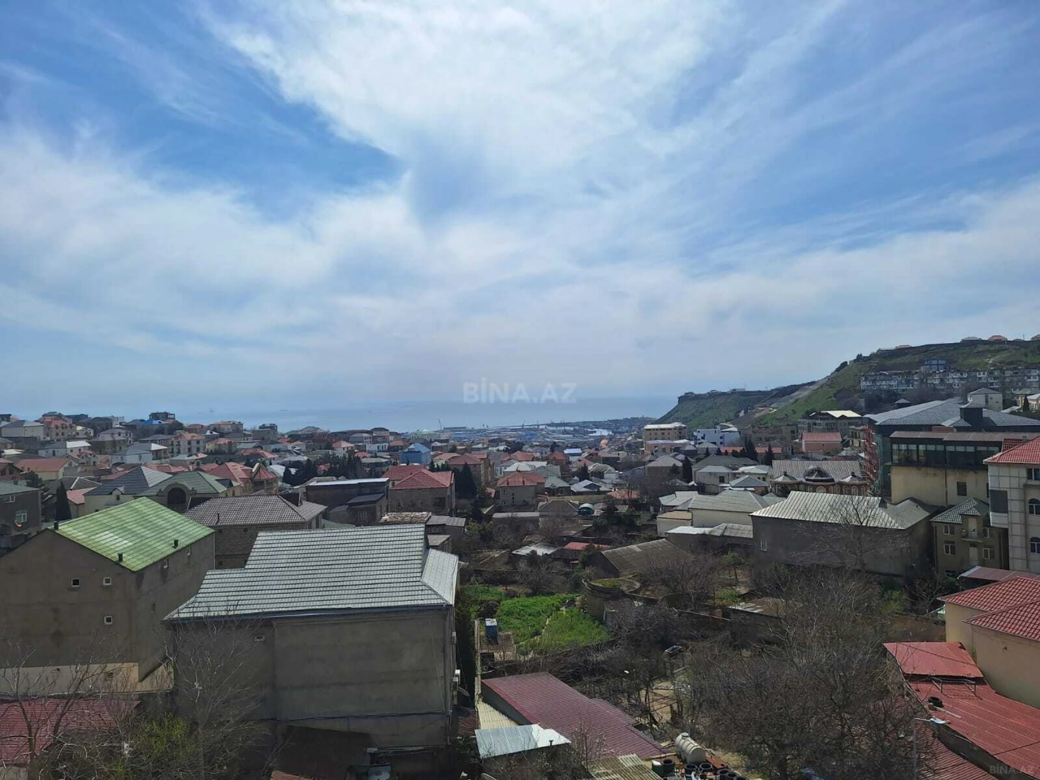 Satılır 3 otaqlı mənzil 147 m²