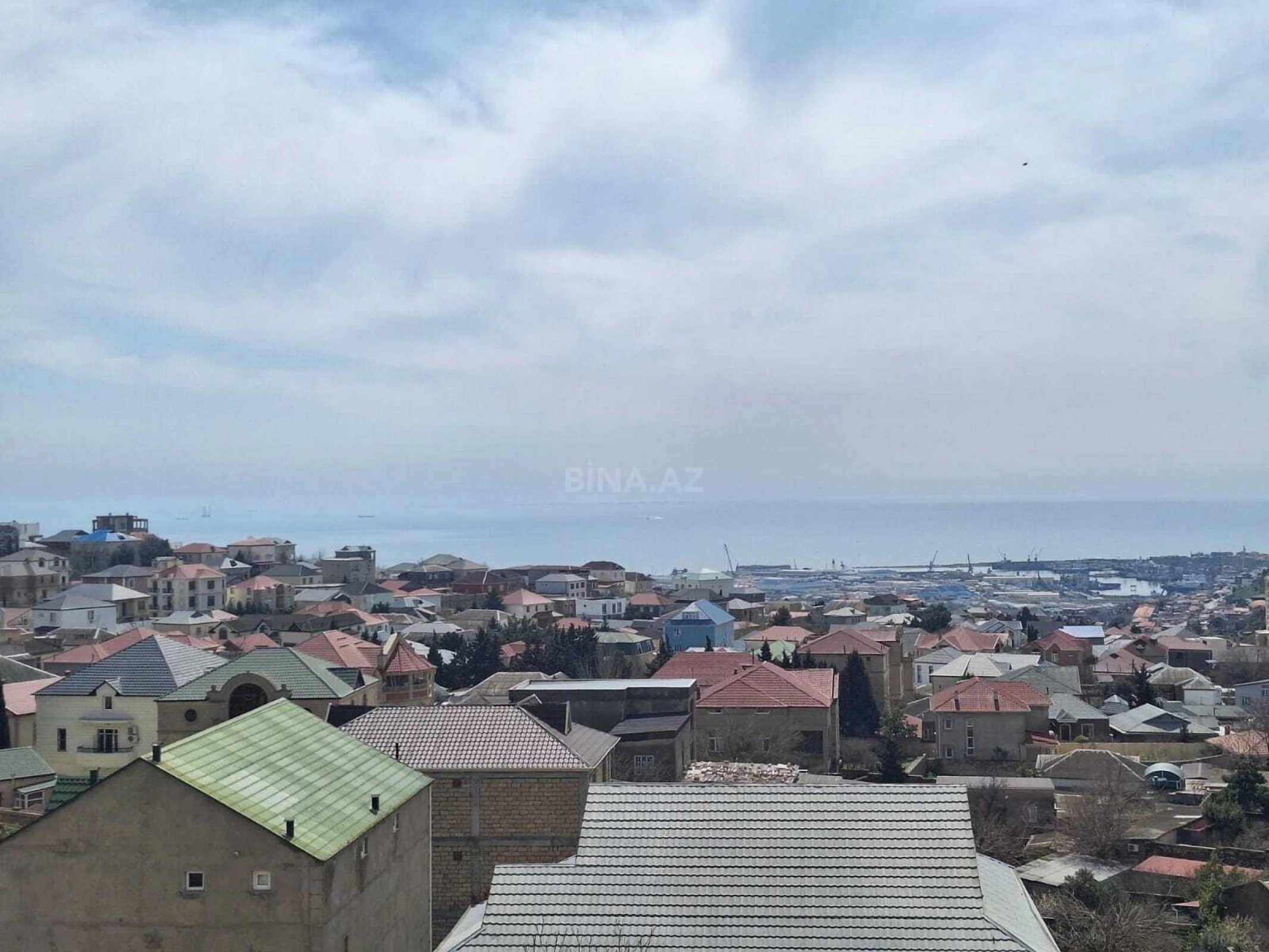 Satılır 3 otaqlı mənzil 147 m²