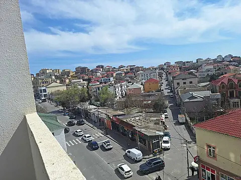 Satılır 3 otaqlı mənzil 147 m²