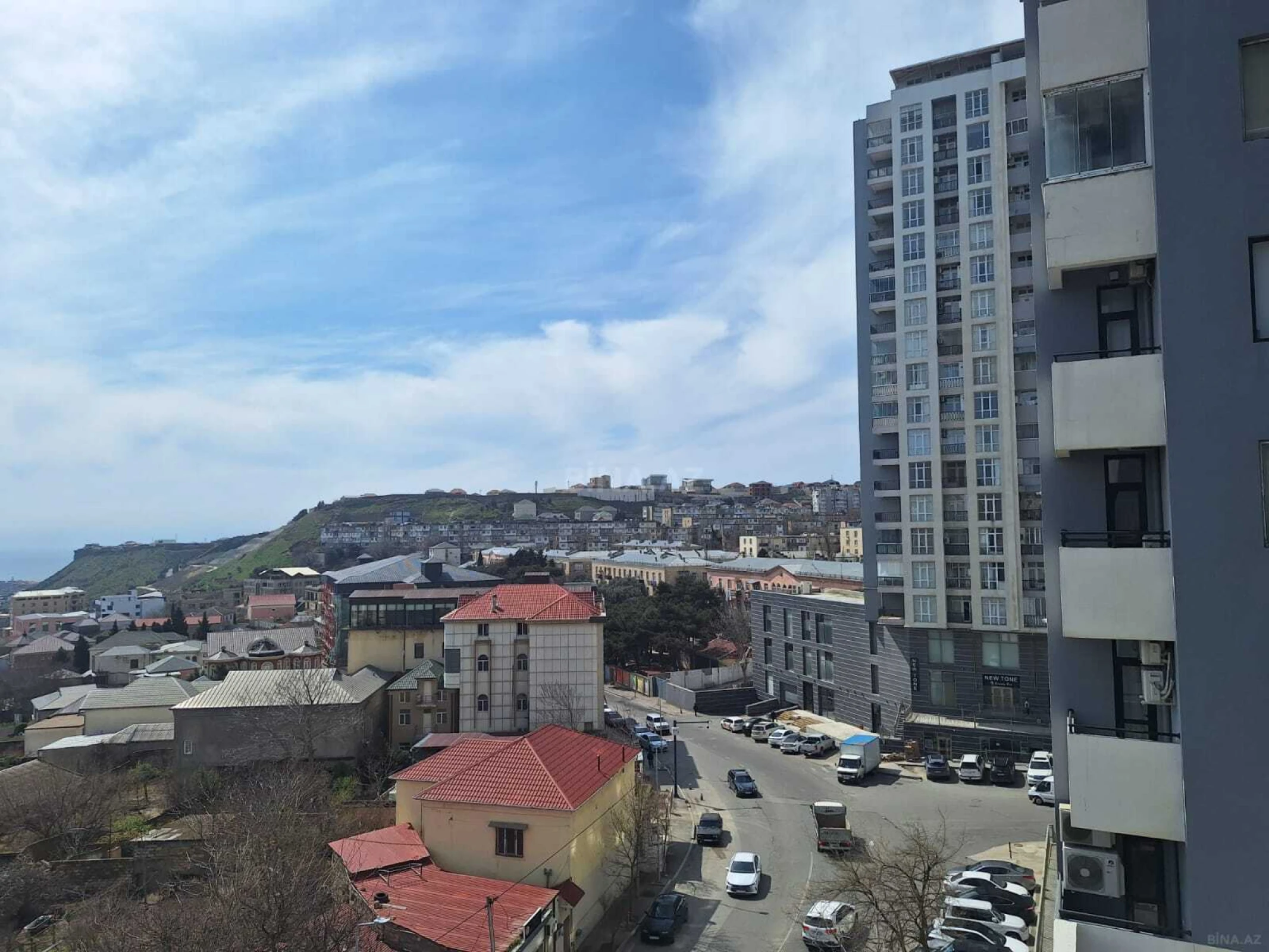 Satılır 3 otaqlı mənzil 147 m²