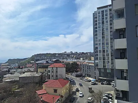 Satılır 3 otaqlı mənzil 147 m²