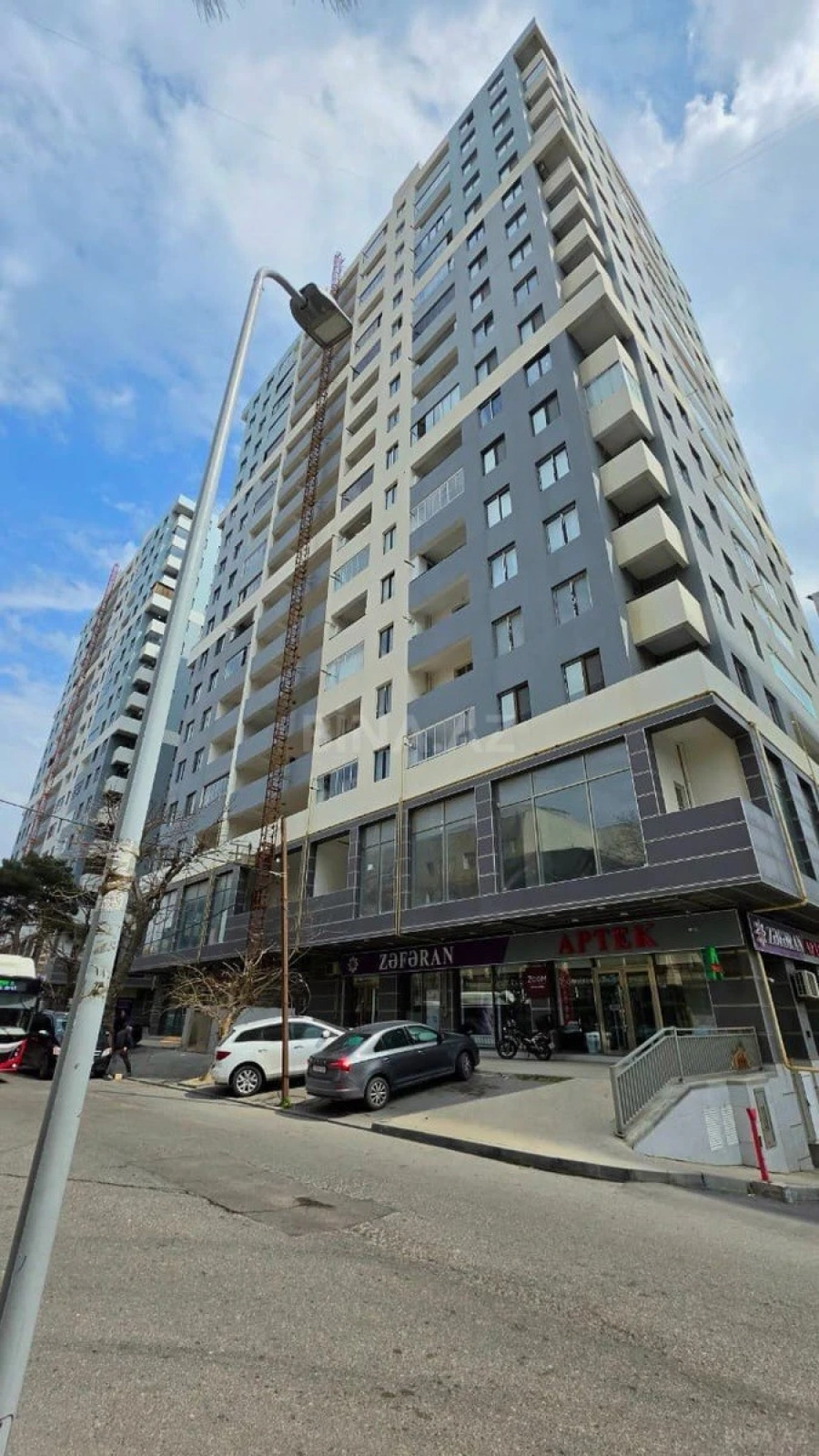 Satılır 3 otaqlı mənzil 147 m²