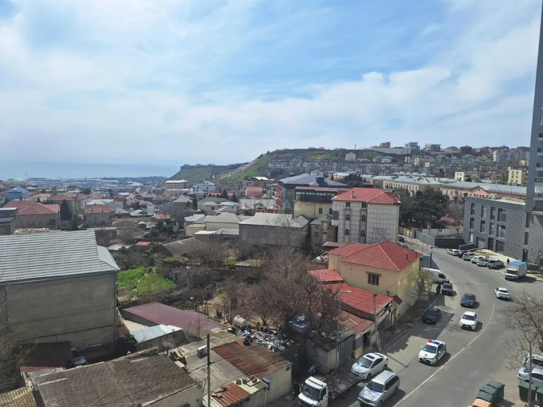 Satılır 3 otaqlı mənzil 147 m²