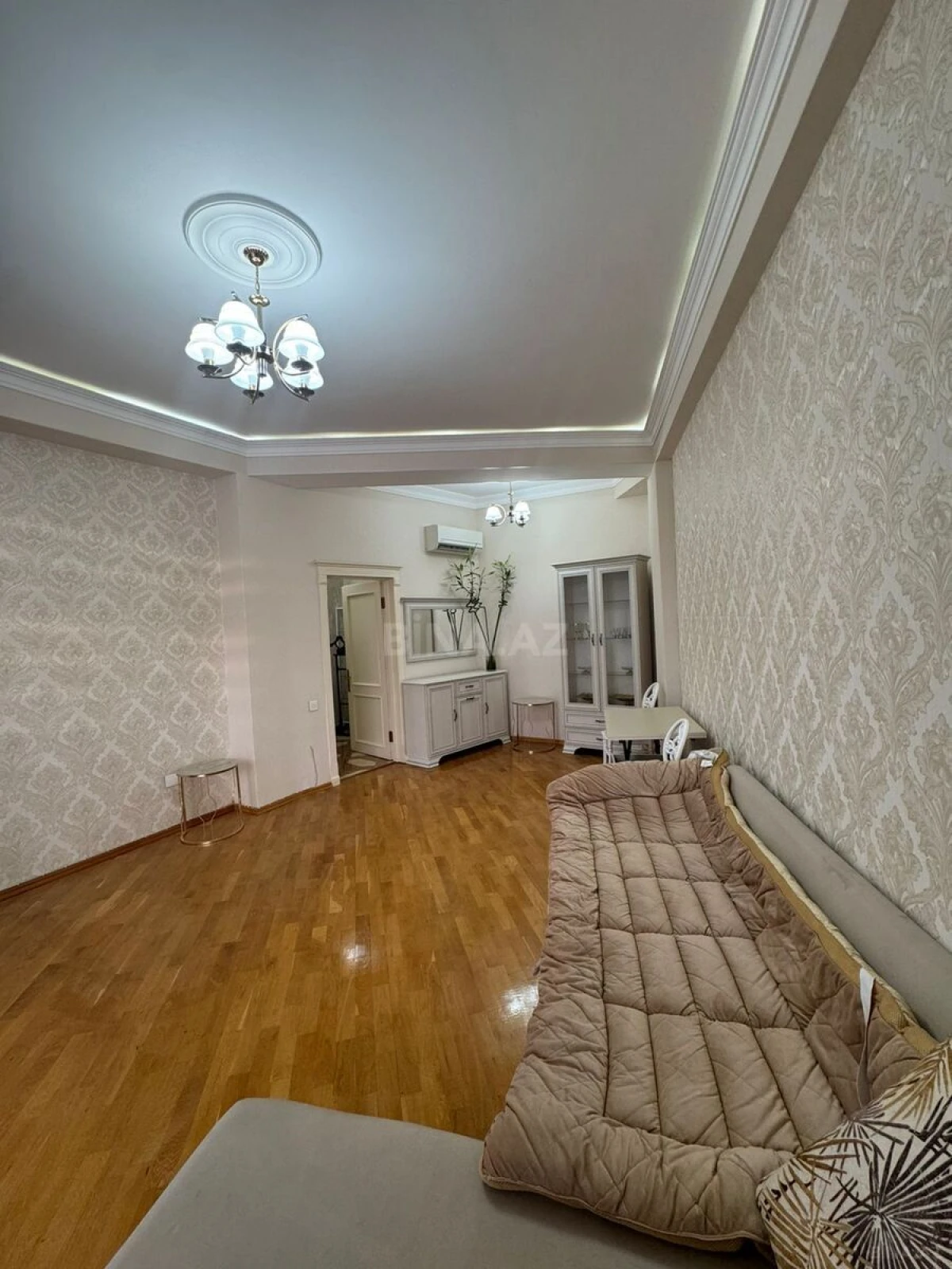 Satılır 2 otaqlı mənzil 64 m²