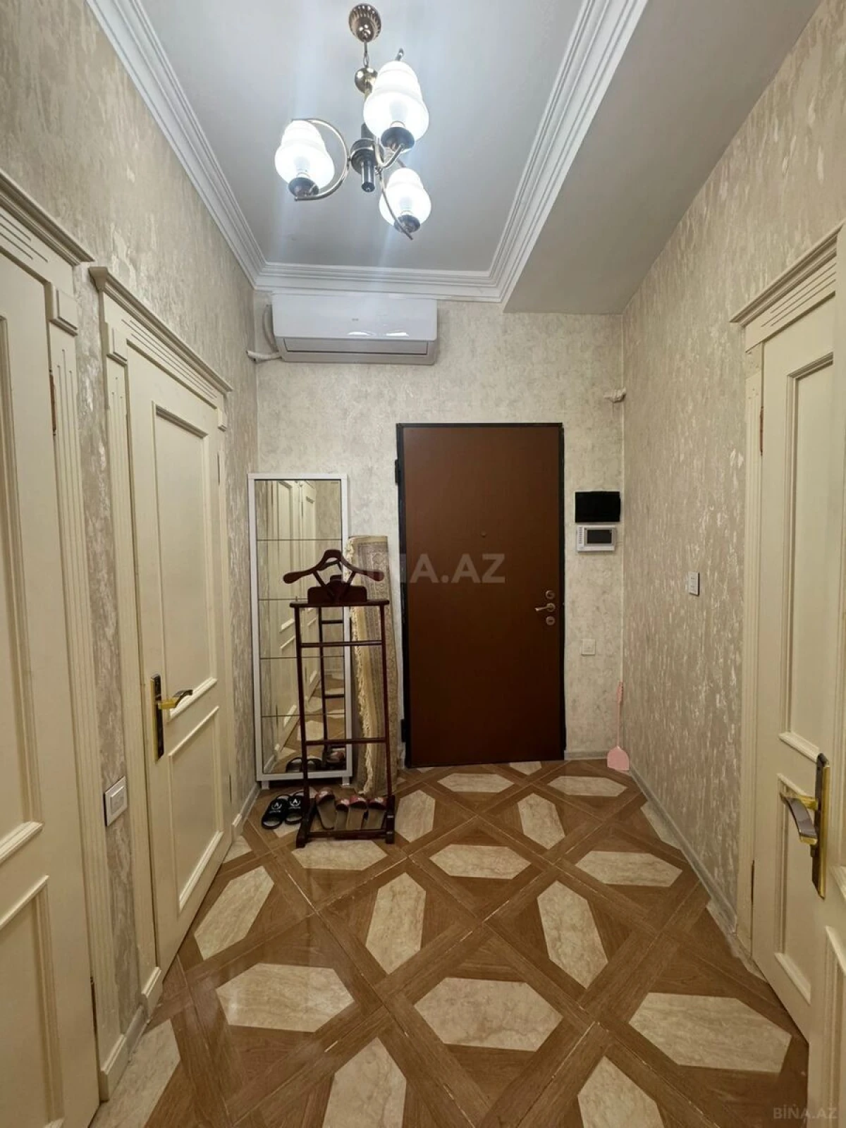 Satılır 2 otaqlı mənzil 64 m²