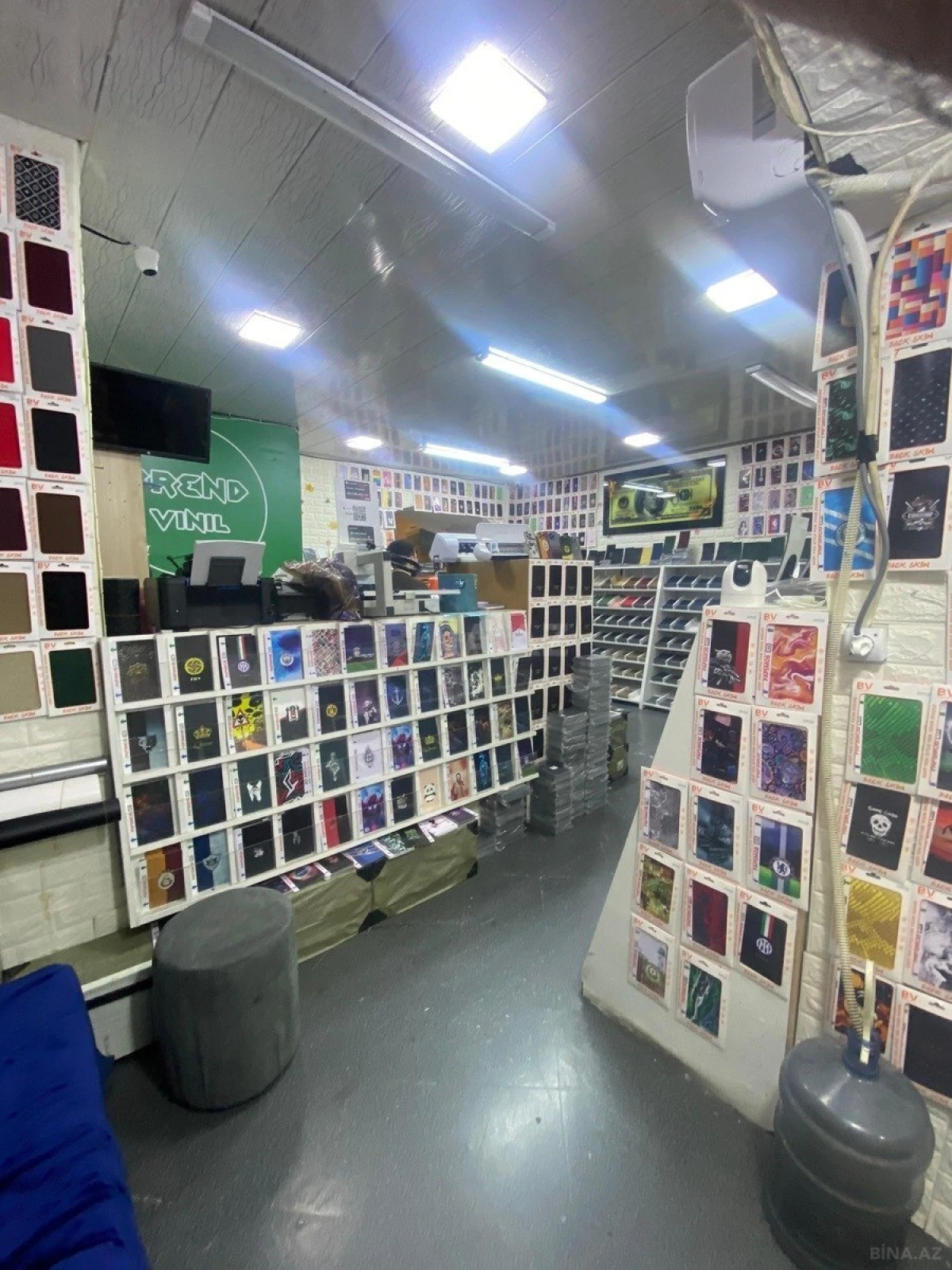 Satılır obyekt 233 m²