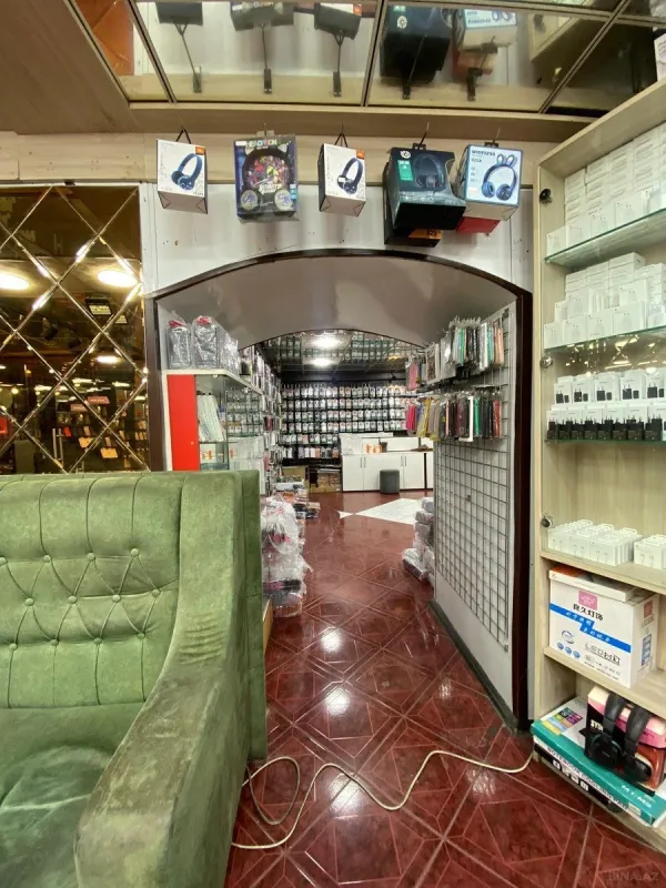 Satılır obyekt 233 m²