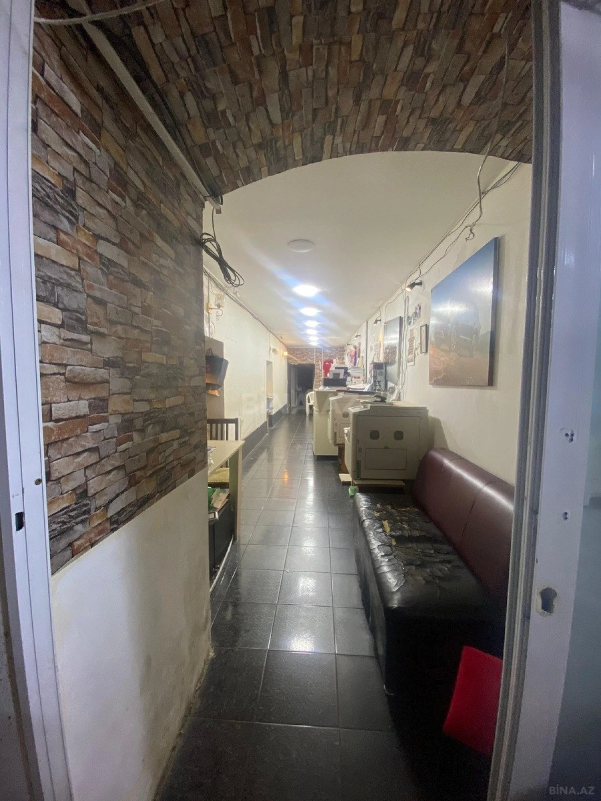 Satılır obyekt 233 m²