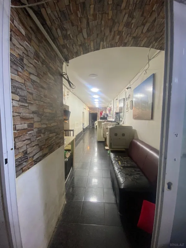 Satılır obyekt 233 m²