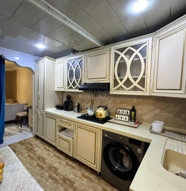 Satılır 4 otaqlı mənzil 120 m²