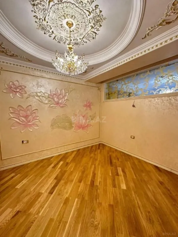 Satılır 4 otaqlı mənzil 172 m²