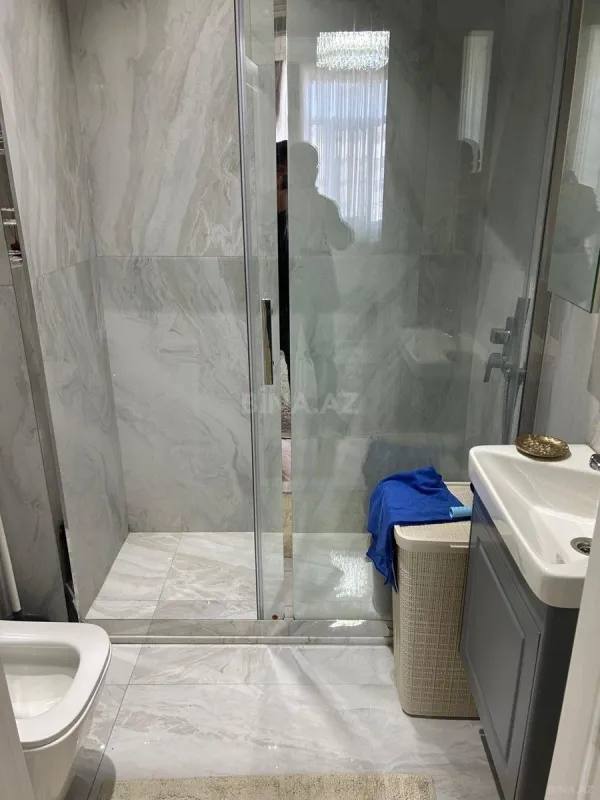 Satılır 3 otaqlı mənzil 129 m²