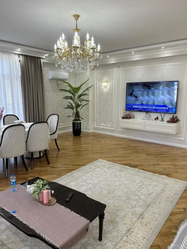 Satılır 3 otaqlı mənzil 129 m²