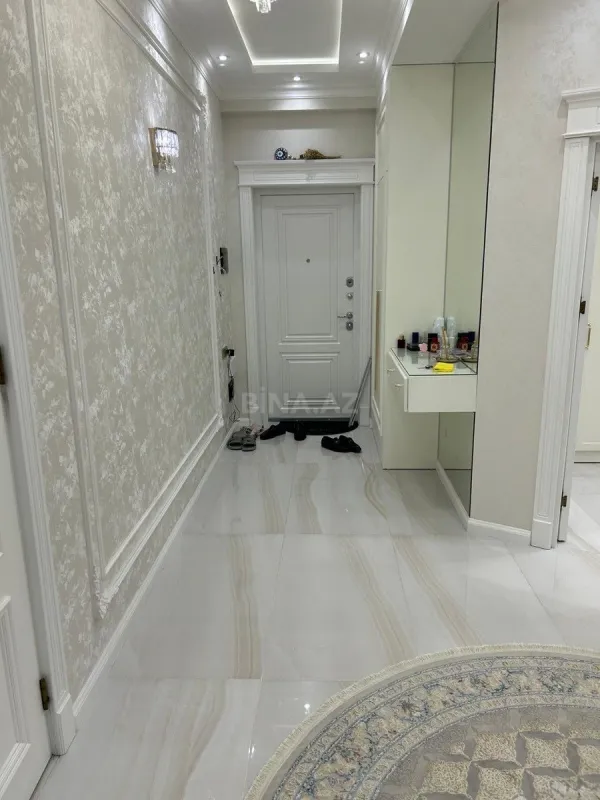 Satılır 3 otaqlı mənzil 129 m²