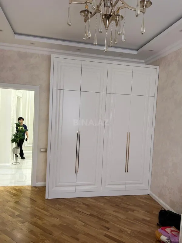 Satılır 3 otaqlı mənzil 129 m²