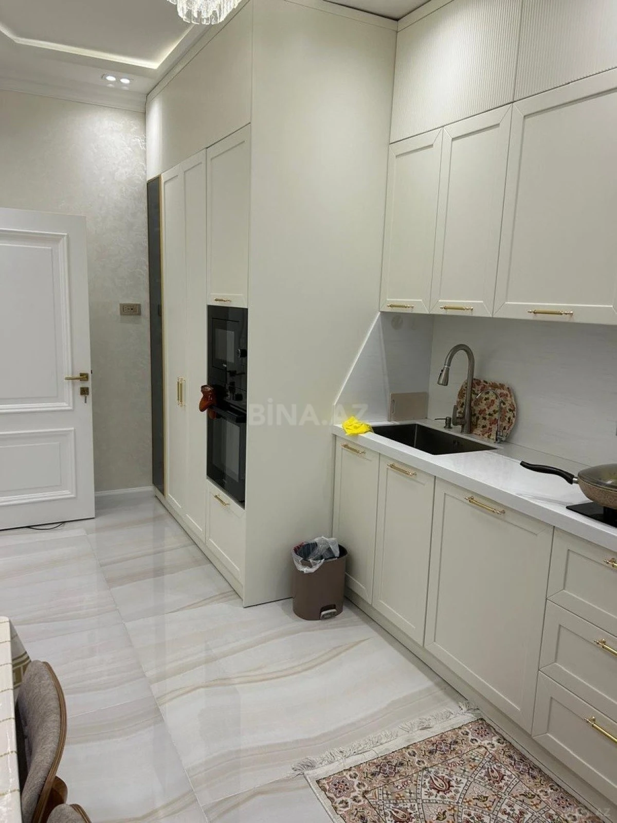 Satılır 3 otaqlı mənzil 129 m²