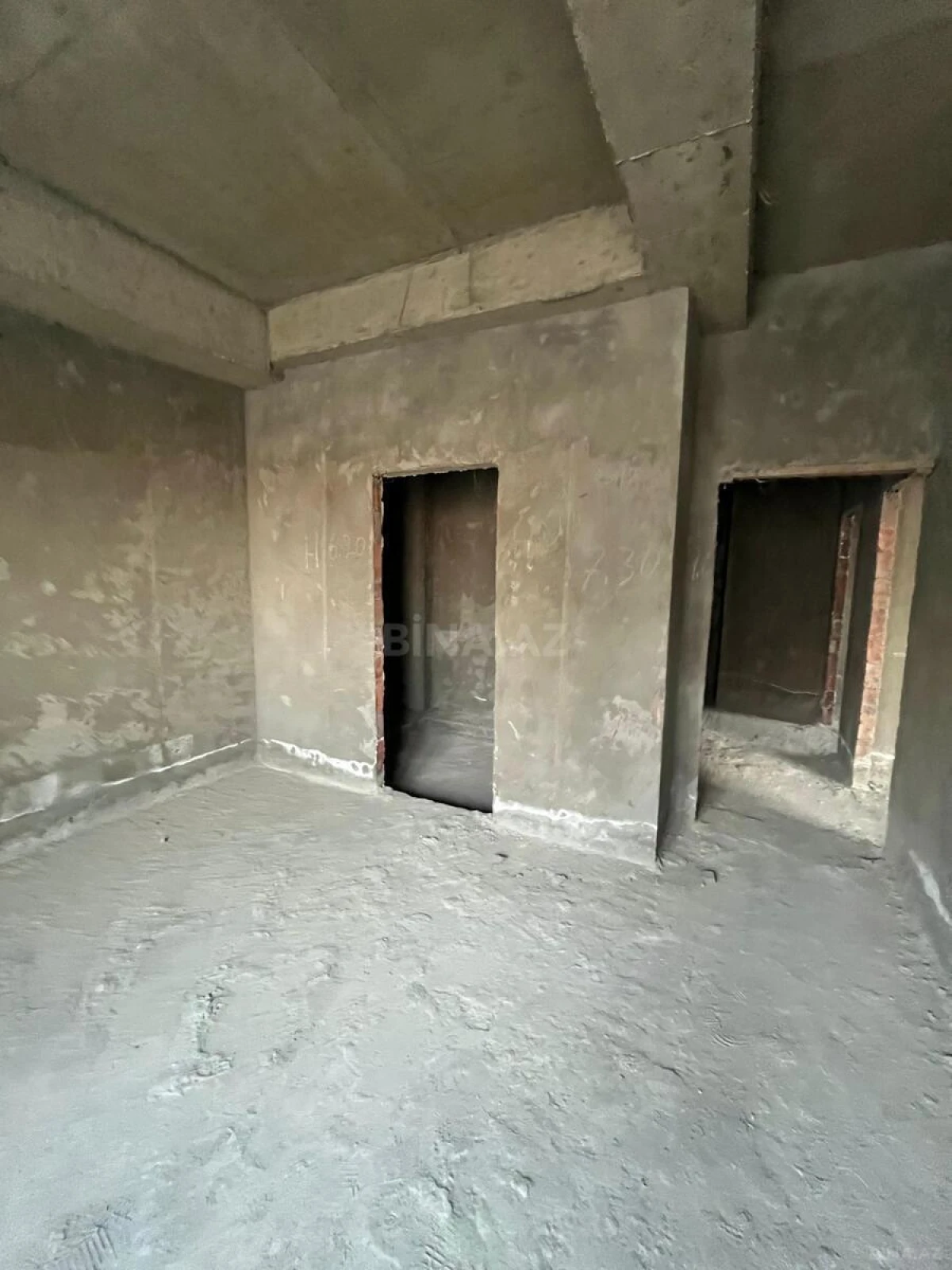Satılır 2 otaqlı mənzil 98 m²
