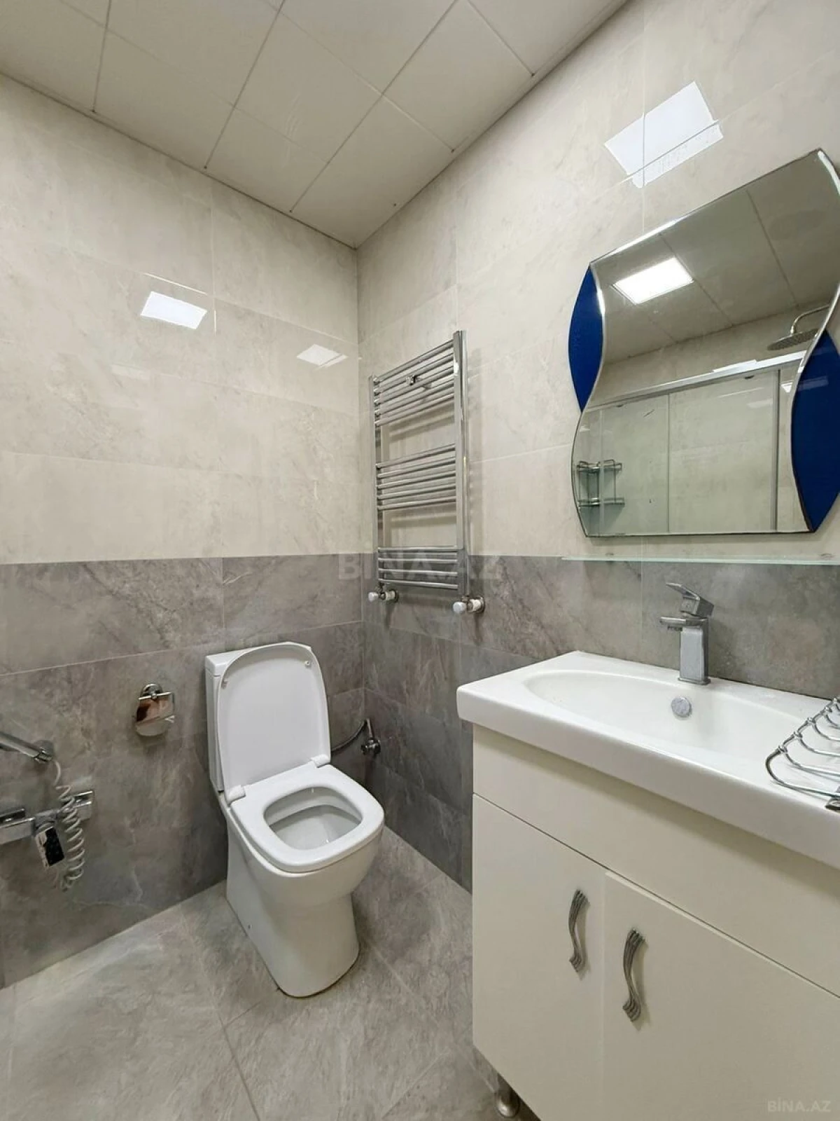 Satılır 2 otaqlı mənzil 65 m²