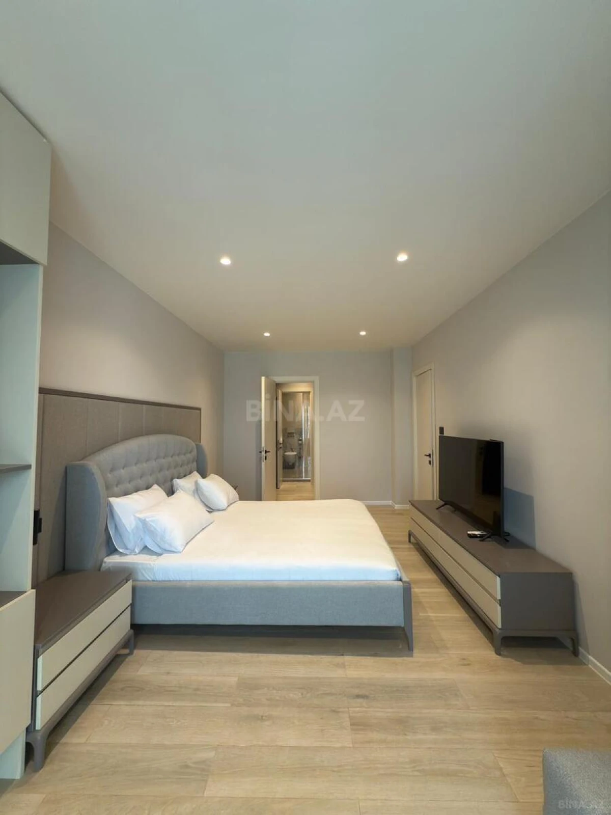 Satılır 2 otaqlı mənzil 100 m²