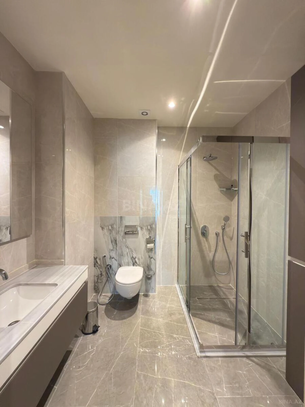 Satılır 2 otaqlı mənzil 100 m²