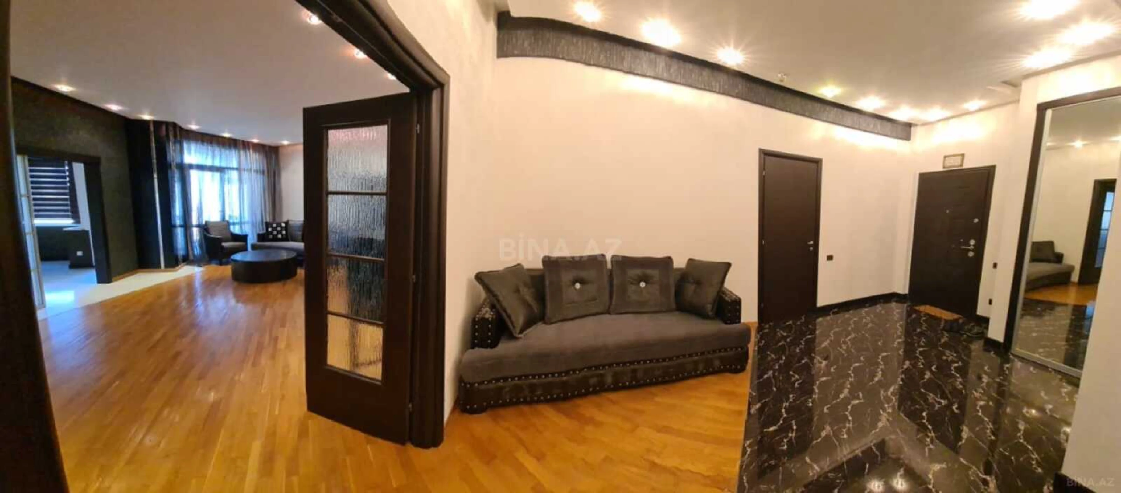Kirayə verilir 3 otaqlı mənzil 181 m²