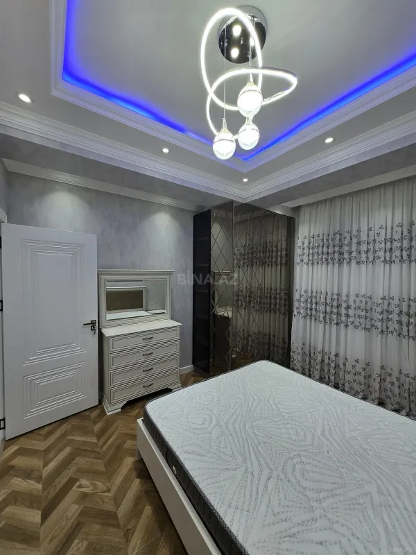 Kirayə verilir 2 otaqlı mənzil 70 m²