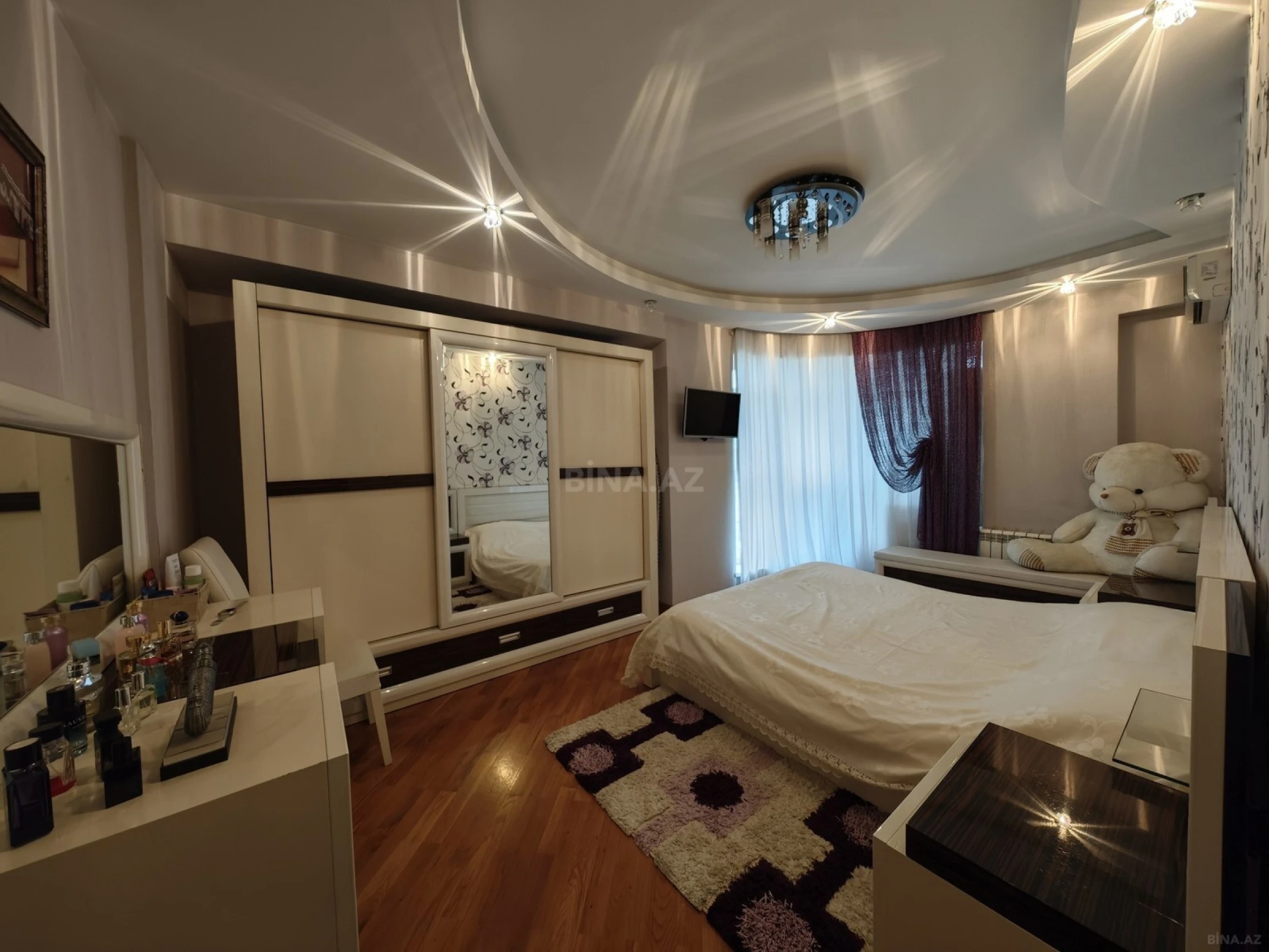 Satılır 3 otaqlı mənzil 114.9 m²