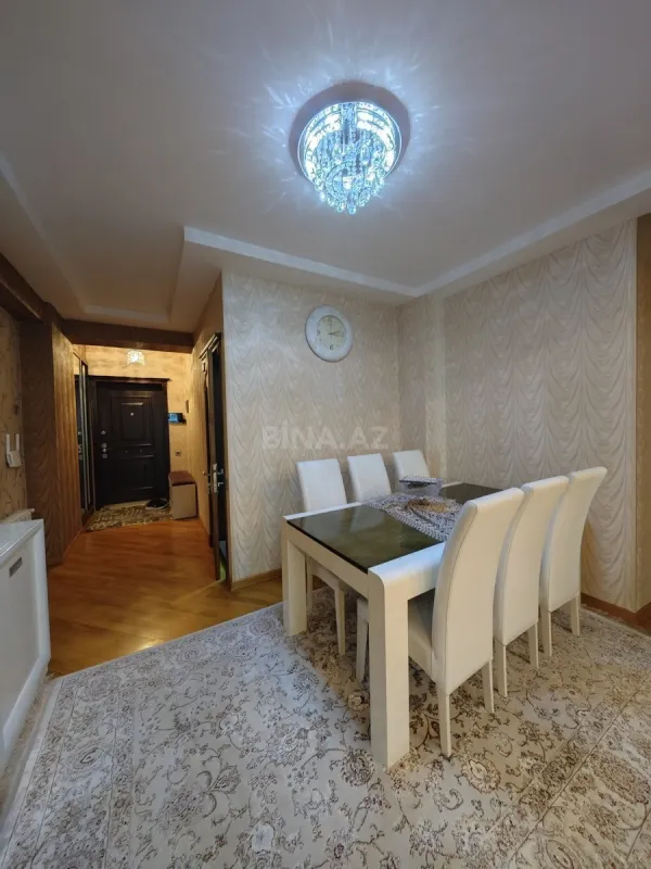 Satılır 3 otaqlı mənzil 114.9 m²