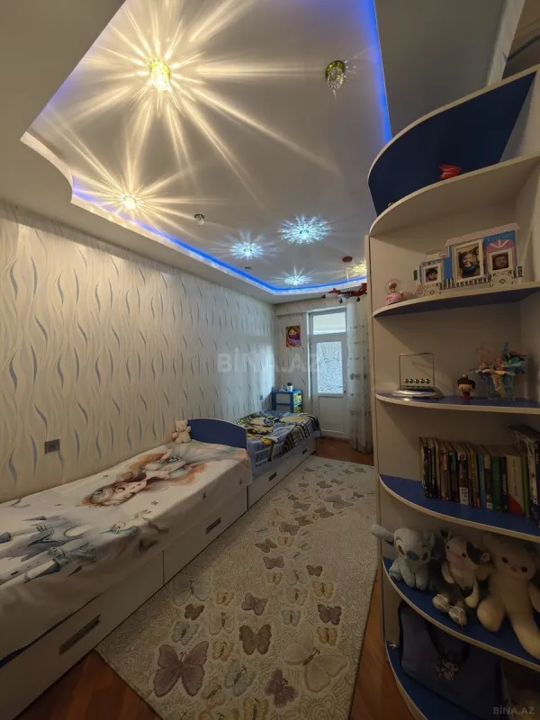 Satılır 3 otaqlı mənzil 114.9 m²