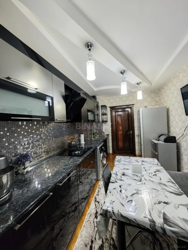 Satılır 3 otaqlı mənzil 114.9 m²