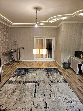 Satılır 3 otaqlı mənzil 137 m²
