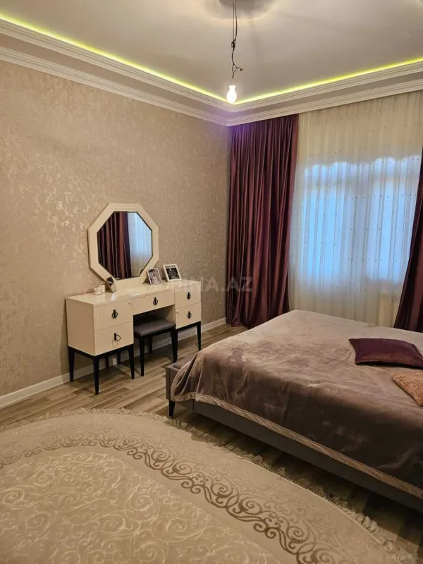 Satılır 3 otaqlı mənzil 137 m²