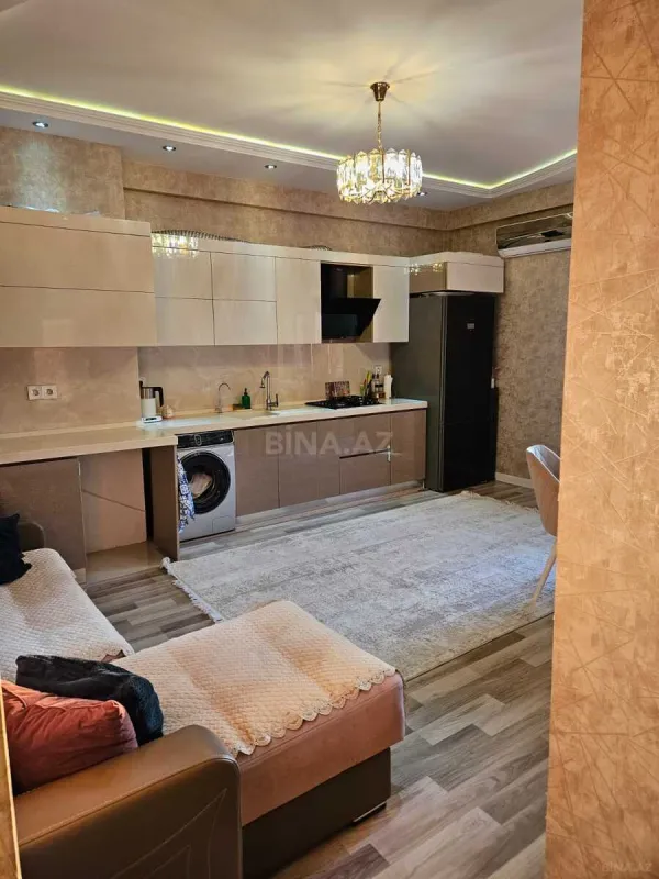 Satılır 3 otaqlı mənzil 137 m²
