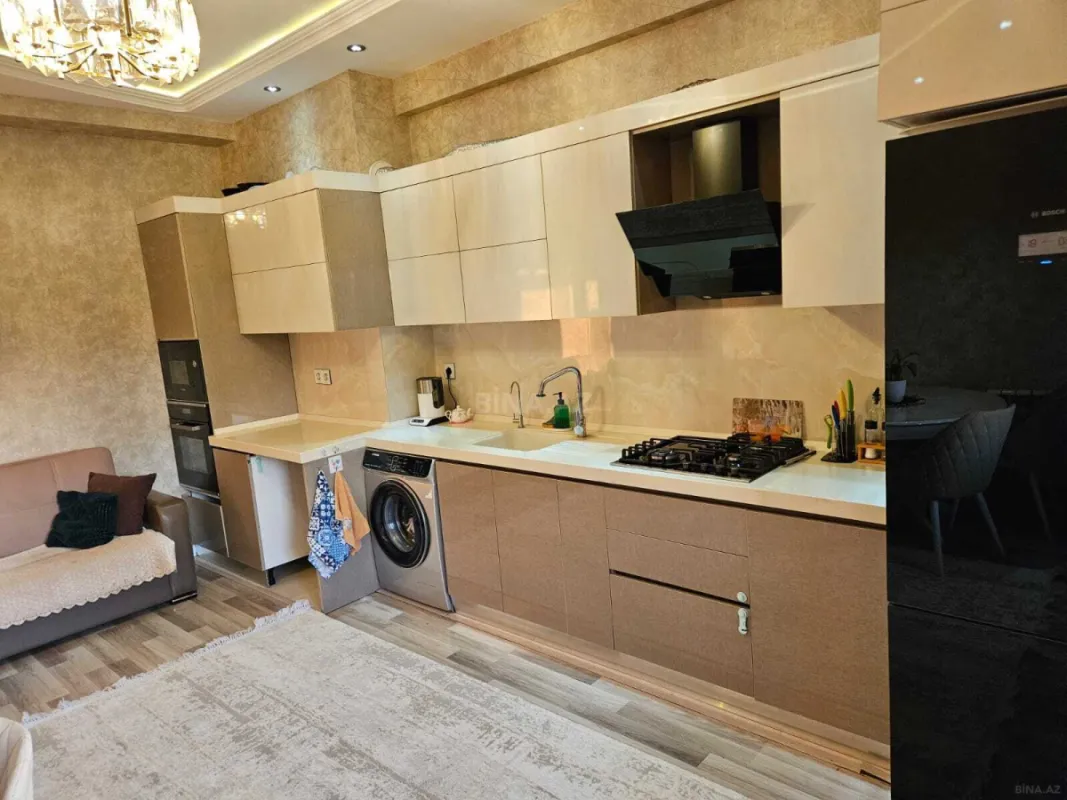Satılır 3 otaqlı mənzil 137 m²