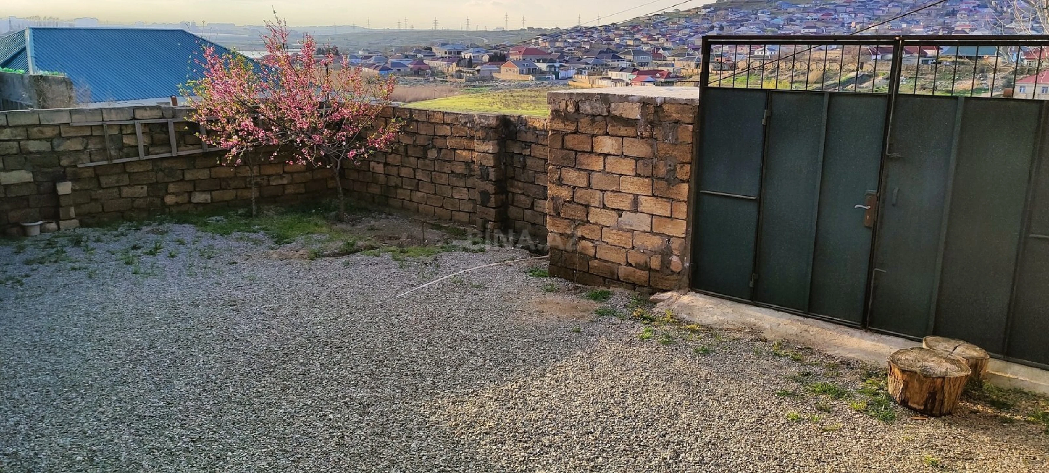 Satılır 3 otaqlı həyət evi 100 m²