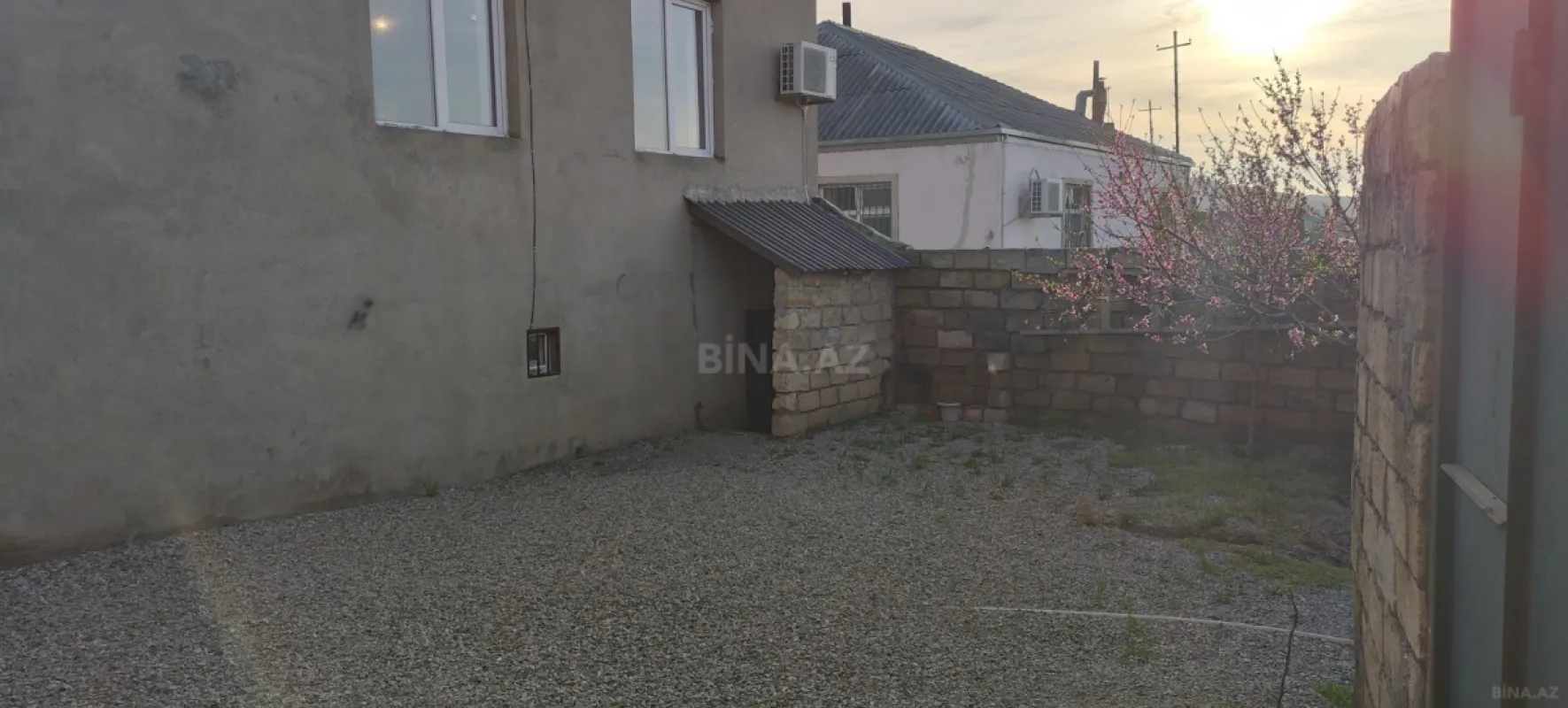 Satılır 3 otaqlı həyət evi 100 m²