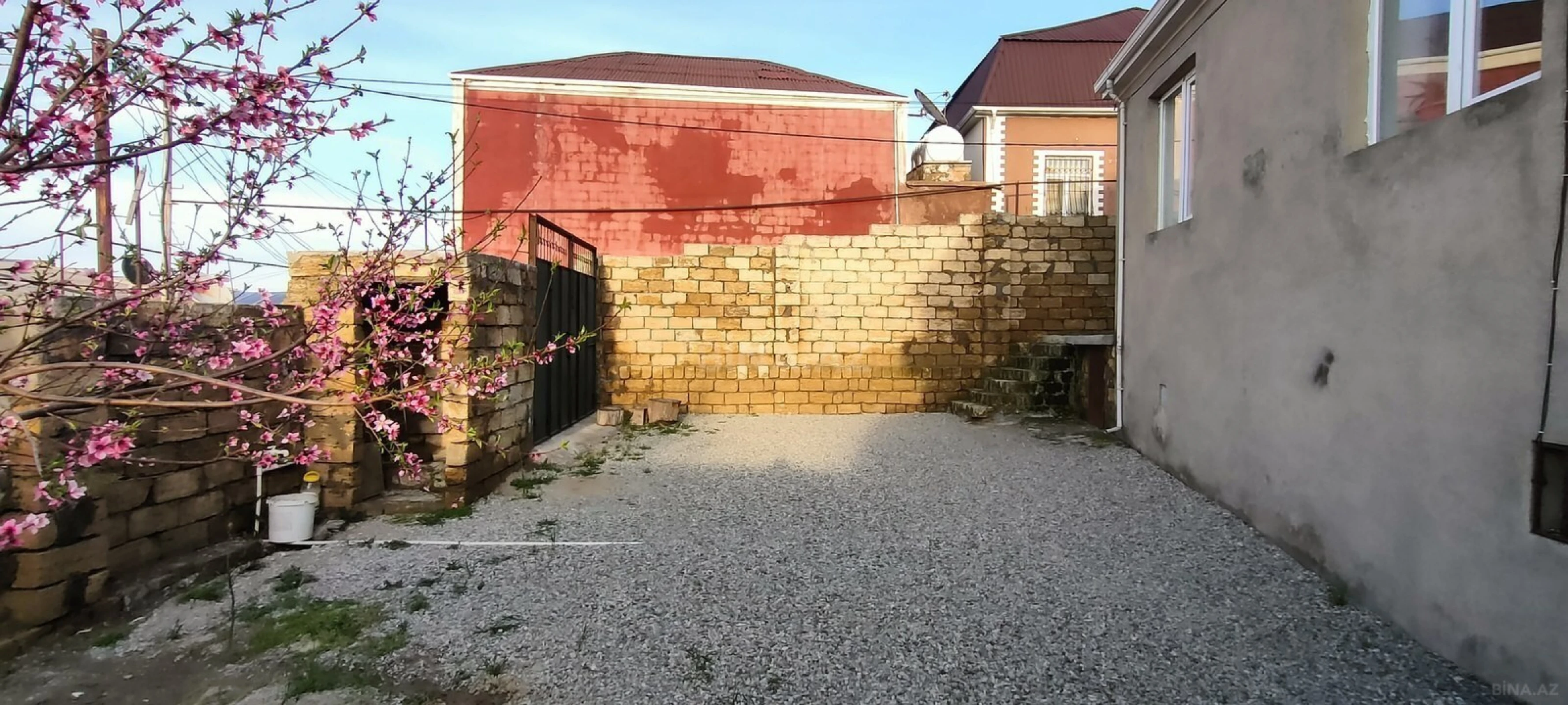 Satılır 3 otaqlı həyət evi 100 m²